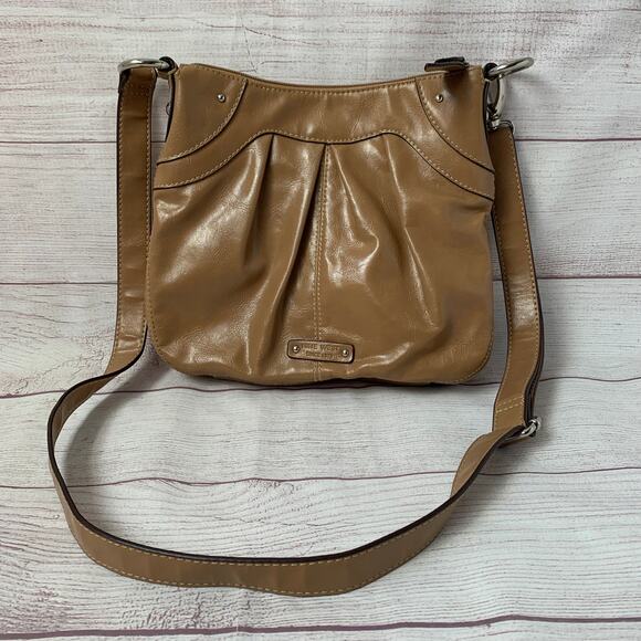 Nine West Camel Brown Crossbody Purse Shoulder Bag Yellow Interior - Picture 1 of 16